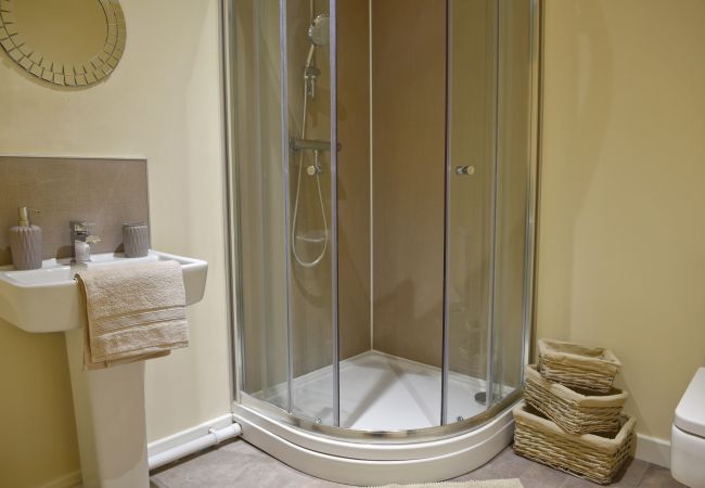 Apartment in Ipswich - 2 Bed/2 Bath, Central East, Parking, (1st Flr) 29 Apartment in Ipswich - 2 Bed/2 Bath, Central East, Parking, (1st Flr) 29