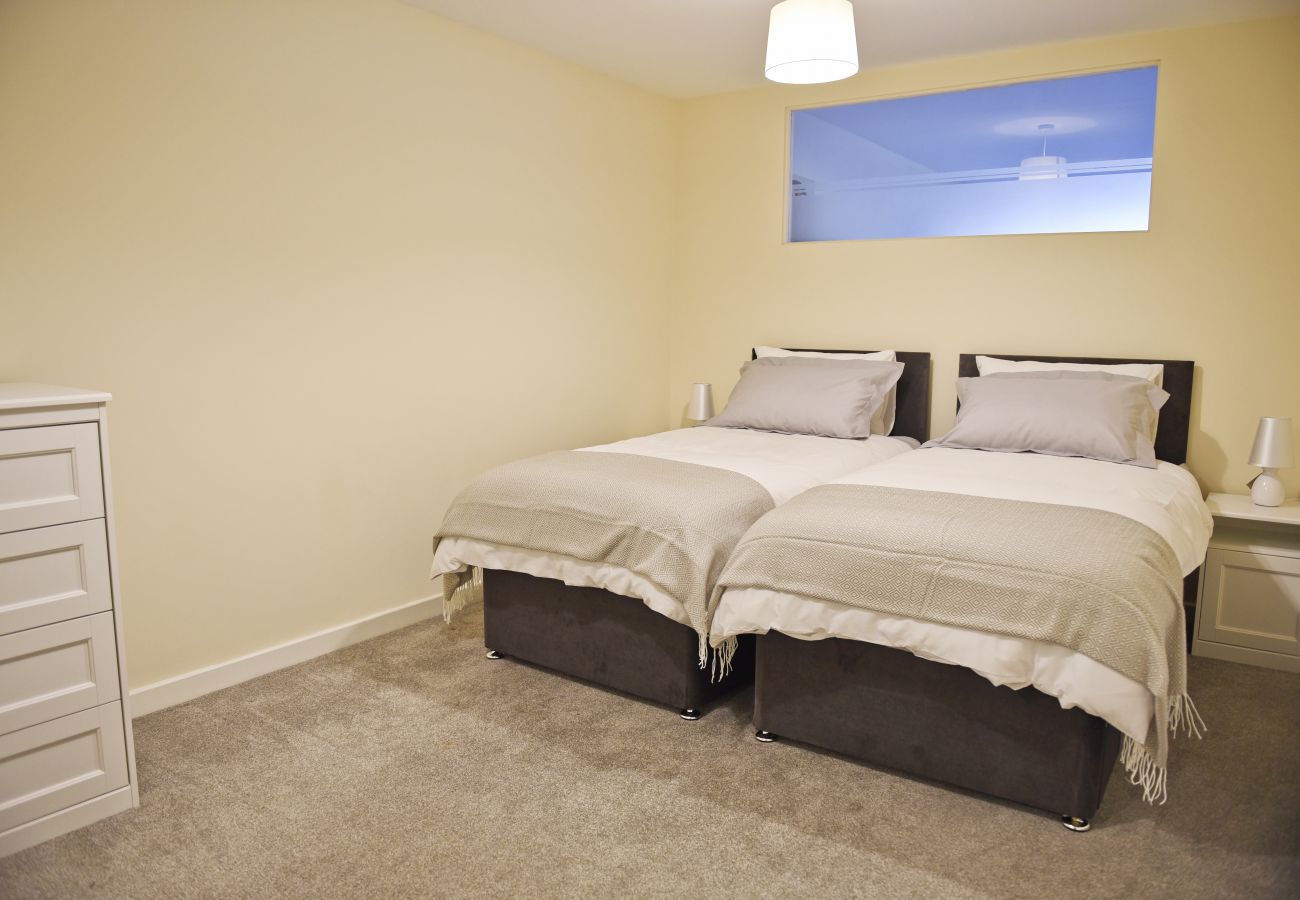 Apartment in Ipswich - 2 Bed/2 Bath, Central East, Parking, (1st Flr) 29 Apartment in Ipswich - 2 Bed/2 Bath, Central East, Parking, (1st Flr) 29