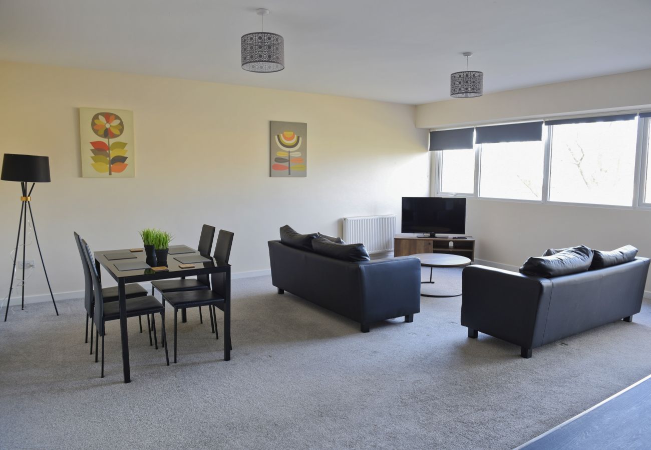 Apartment in Ipswich - 2 Bed/2 Bath, Central East, Parking, (1st Flr) 29 Apartment in Ipswich - 2 Bed/2 Bath, Central East, Parking, (1st Flr) 29