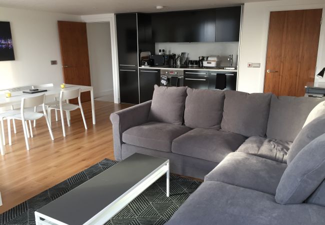 Apartment in Ipswich - 2 Bed/2 Bath, Waterfront, Parking, (5th Flr) 505