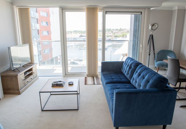 Apartment in Ipswich - 2 Bed/2 Bath, Waterfront Views, Parking, (4th Flr)