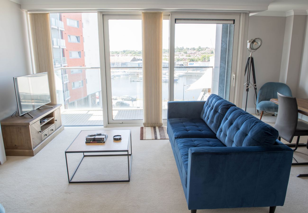 Apartment in Ipswich - 2 Bed/2 Bath, Waterfront Views, Parking, (4th Flr)