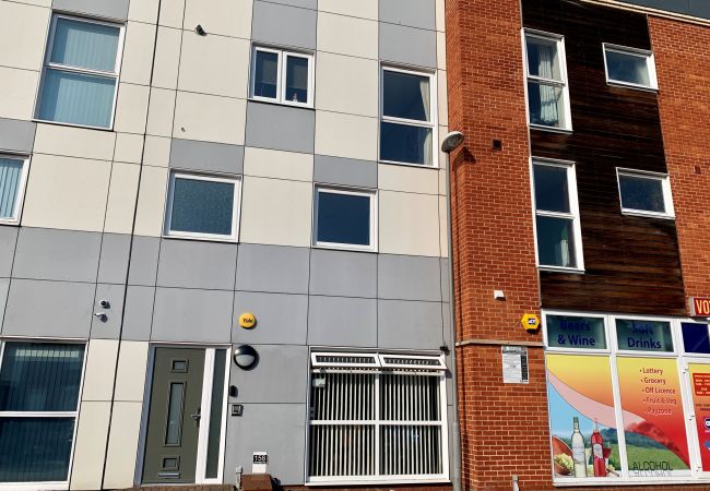 Studio in Ipswich - Studio, Near Train Station, Parking (Grd Flr) Studio in Ipswich - Studio, Near Train Station, Parking (Grd Flr)