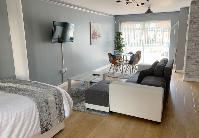 Studio in Ipswich - Studio, Near Train Station, Parking (Grd Flr) Studio in Ipswich - Studio, Near Train Station, Parking (Grd Flr)