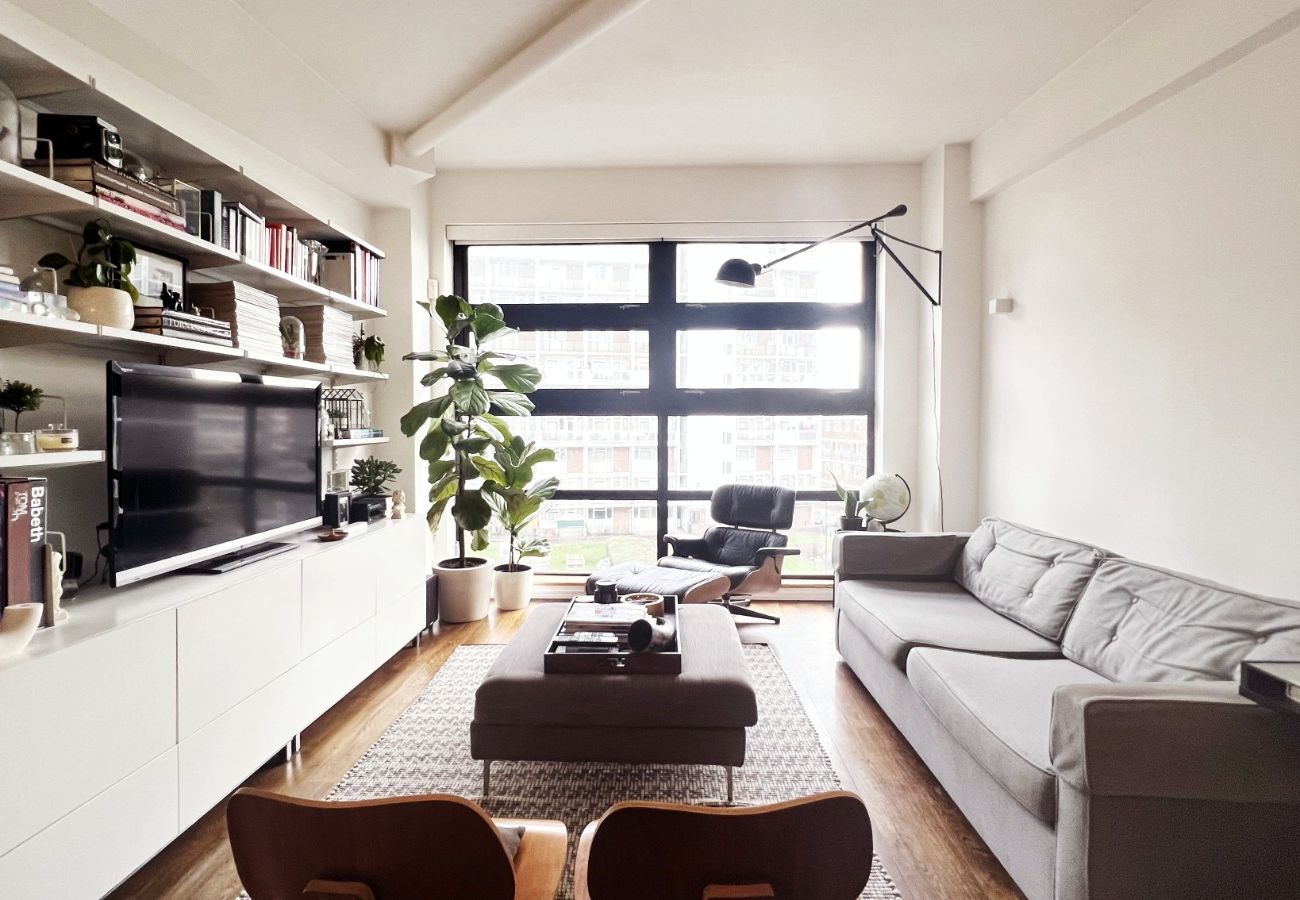 Apartment in London - London Warehouse One Bedroom Apt